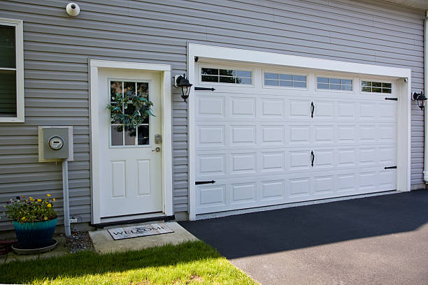 24/7 Emergency Garage Door Panel Replacement experts in Gettysburg, SD